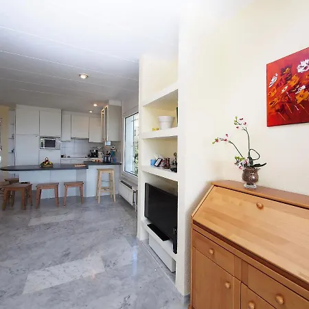 Bilbao By Interhome Roses